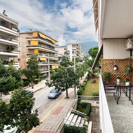 Modern In Cholargos